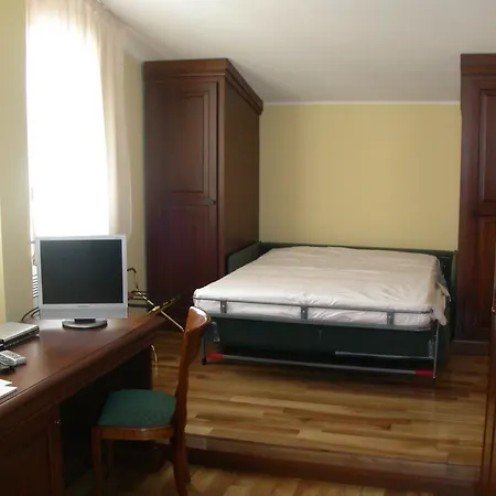Del Poeta Hotel 3*